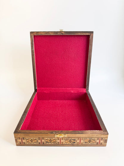Vintage Middle Eastern Marquetry Inlaid Box